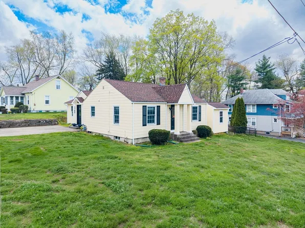 48 Fairview St #15, East Longmeadow, MA 01028