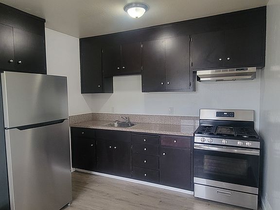 2nd image of 529 E N St