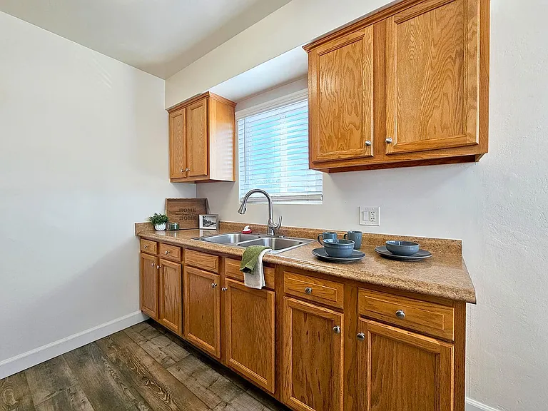 4418 Bond St — Photo 28