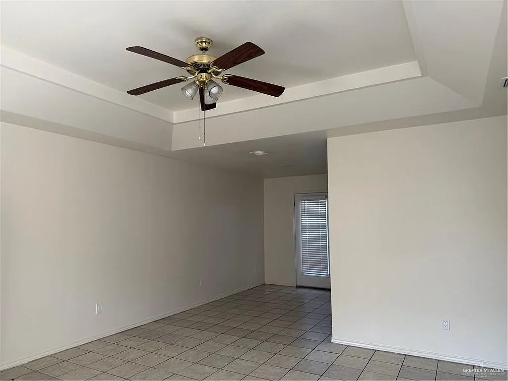 2 bed, 2.0 bath, 1079 sqft, $850 — Photo 2