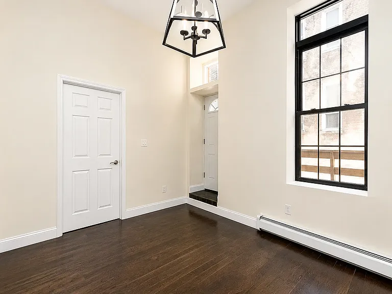 406 Tompkins Ave #1R — Photo 4