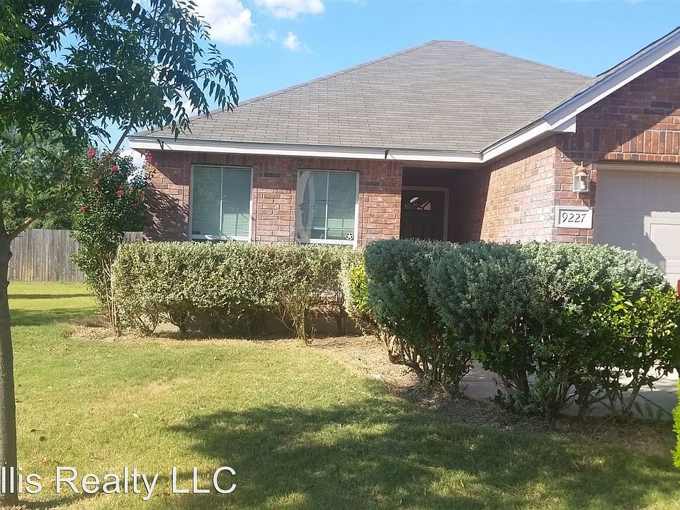 1st image of 9227 Hilltop Crossing Dr