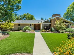 2102 Alamos Ave, Clovis, CA 93611