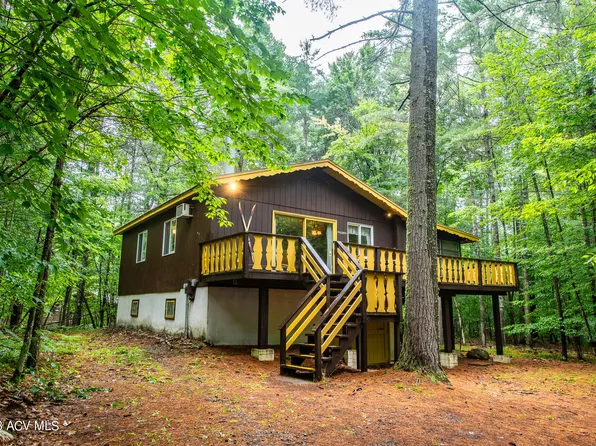 28 Oak Hollow Rd, Jay, NY 12941