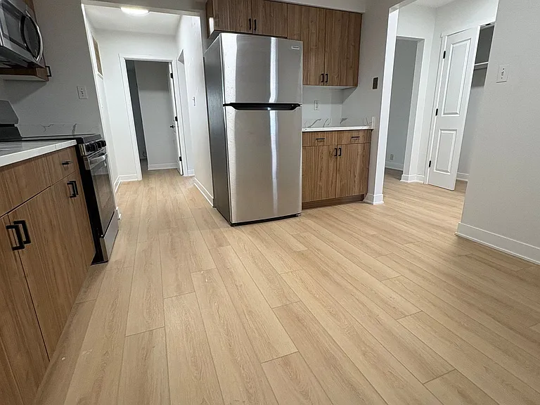 312-314 W Charter Dr — Photo 7
