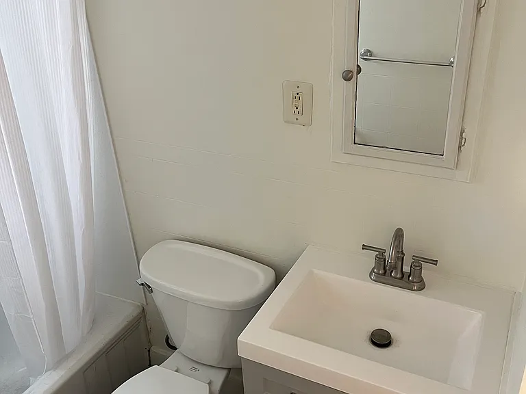 47 Laurel St #1 — Photo 12