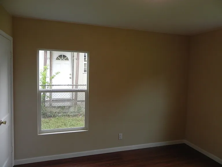 1304 Middleton St — Photo 10