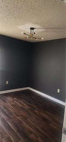 2 bed, 1.5 bath, 961 sqft, $1,300 — Photo 3