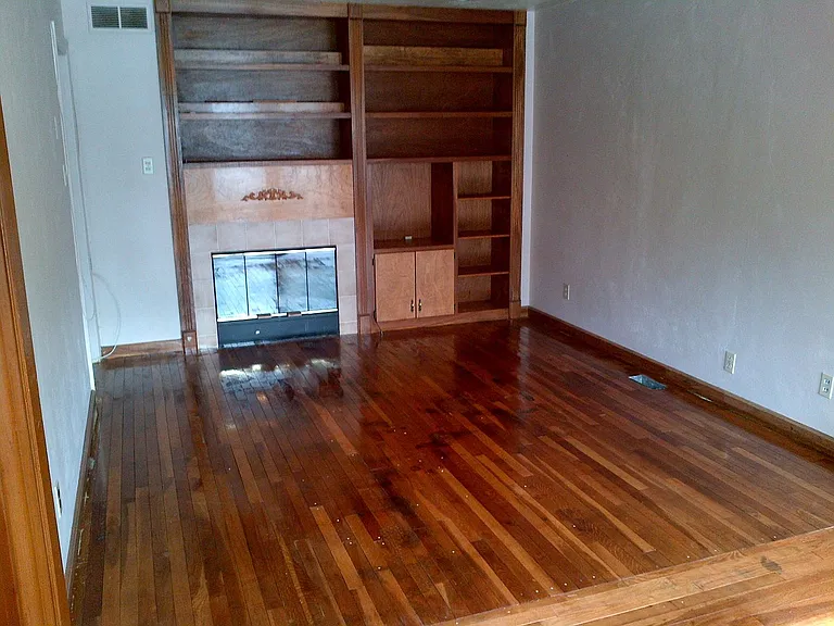 1412 N Kinser Pike — Photo 5