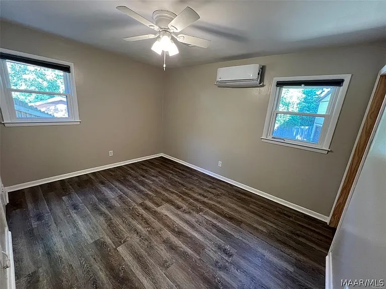 147 Lawrence St — Photo 13