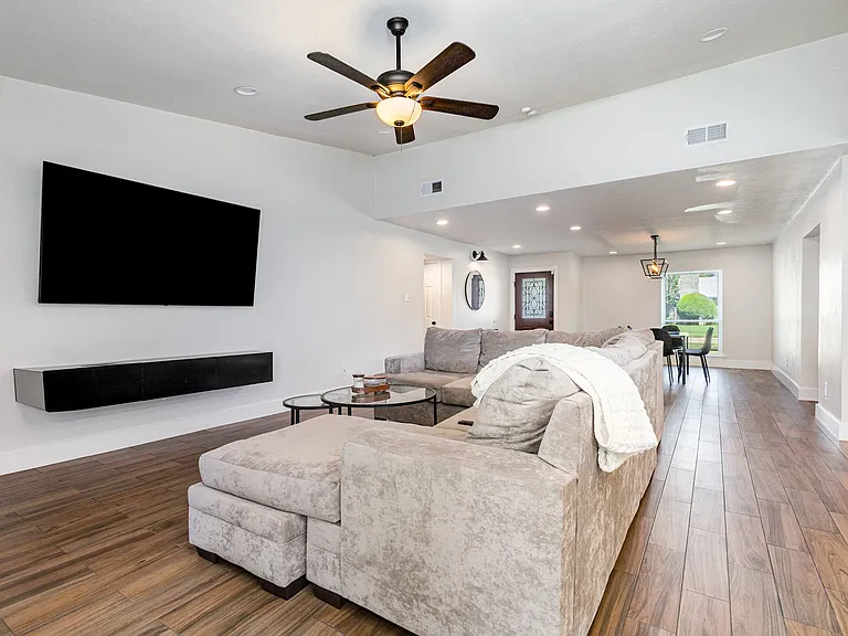 1616 Montana Trl — Photo 2