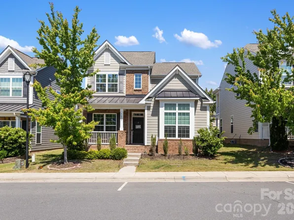 5077 Waterloo Dr, Tega Cay, SC 29708