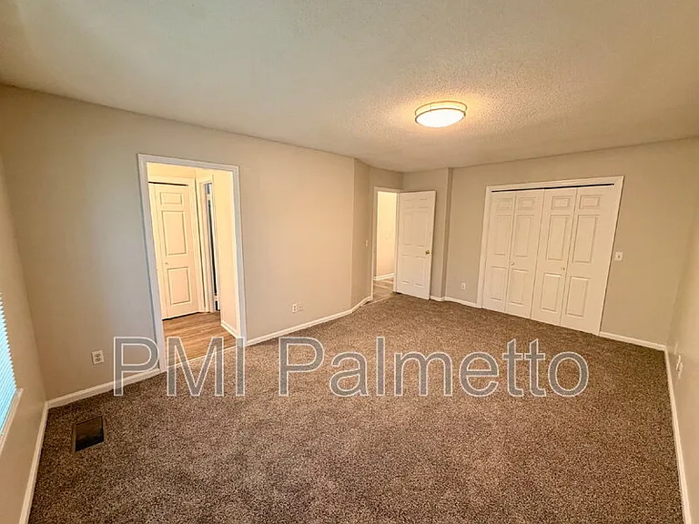 33 Chestnut Ferry Rd #202 — Photo 14
