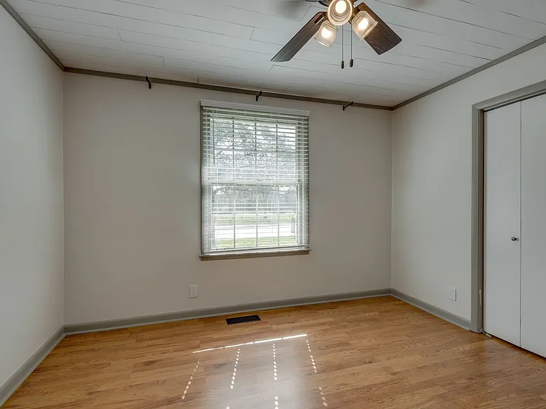 5413 Country Dr — Photo 19
