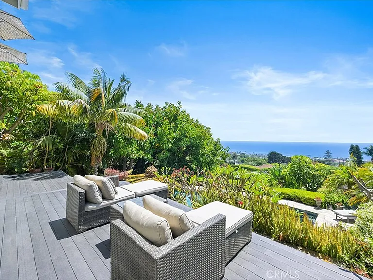 875 Coast View Dr — Photo 18