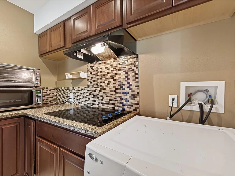 2201 Fountain View Dr #3 — Photo 13