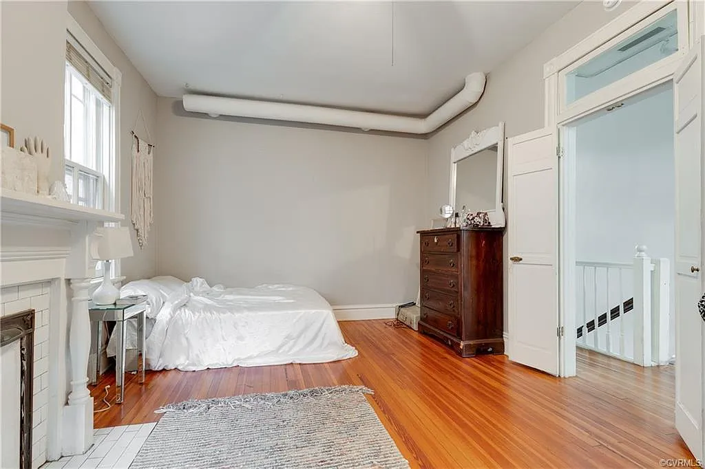 3 bed, 1400 sqft, $2,400 — Photo 3