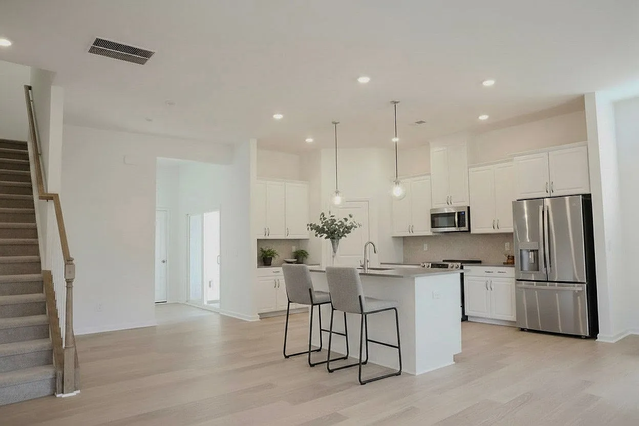 3 bed, 2.5 bath, 1846 sqft, $3,000 — Photo 2