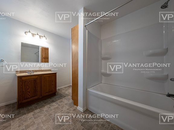 5th image of 503 N Broadway St #11236024