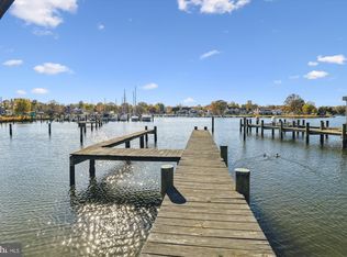 1422 Oak Bluff Rd, Edgewater, MD 21037