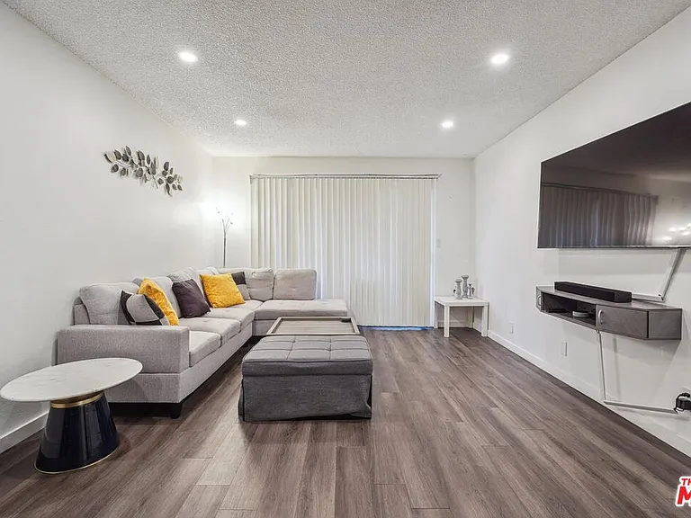 22100 Burbank Blvd #260G — Photo 6
