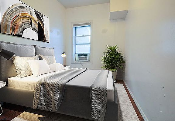 4th image of 147 Grand St #8