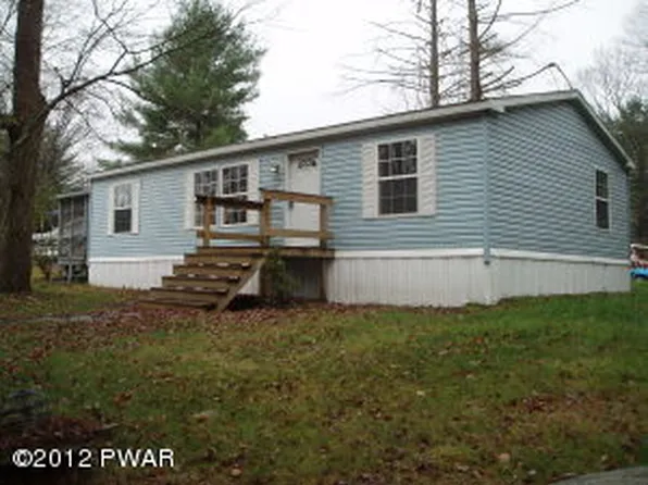 33 Bear Hill Rd, Lake Ariel, PA 18436