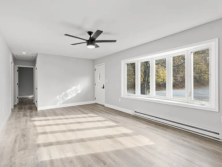 6730 Evelyn St — Photo 3