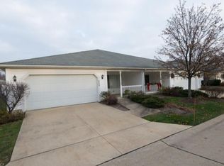 6895 Cottage Cir, North Ridgeville, OH 44039