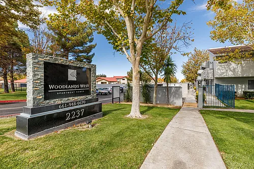 Woodlands West Photo 1