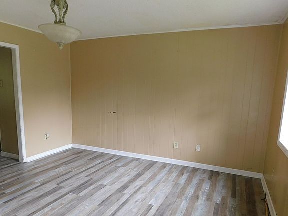 3rd image of 175 N Harney St