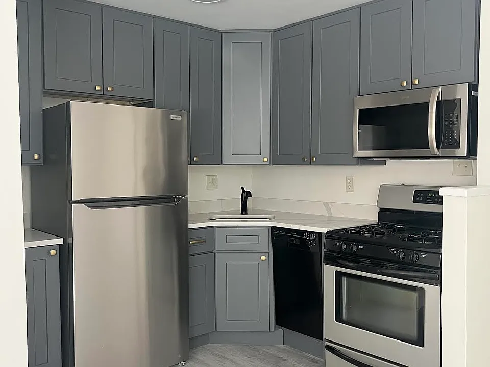 444 Stanley Ave #2