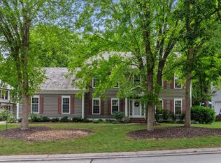 W131N8056 Country Club Dr, Menomonee Falls, WI 53051