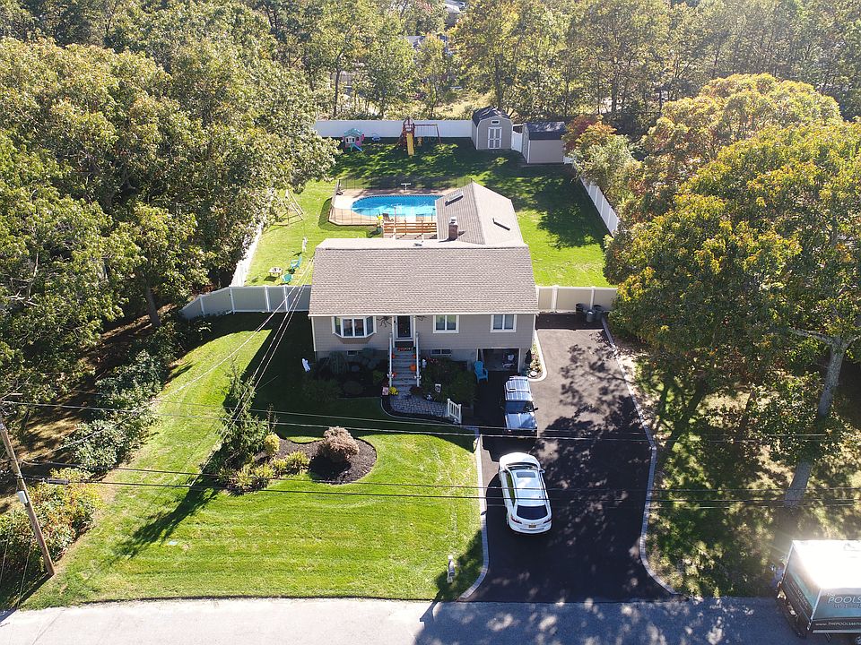 1st image of 20 Foxboro Ave