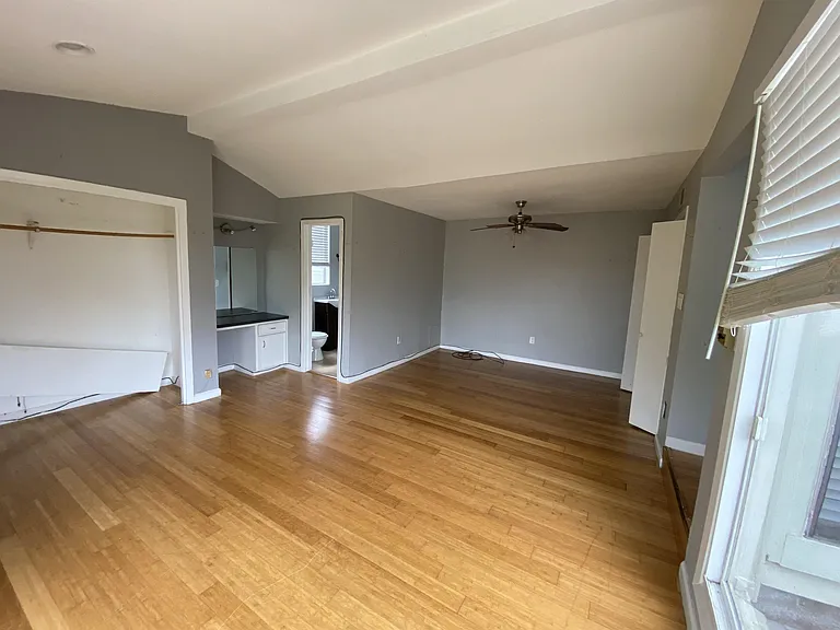 406 Hawthorne St — Photo 28