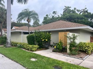 10 S Lakeshore Dr, Hypoluxo, FL 33462