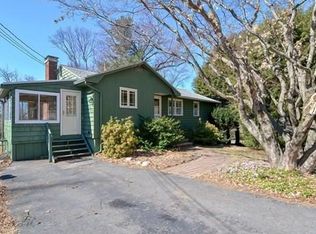 3 Fairview Ave, Bedford, MA 01730