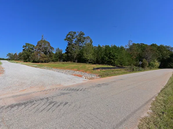 137 N McCauley Rd, Travelers Rest, SC 29690