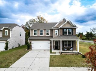 16002 Hammersmith Farm Dr, Charlotte, NC 28273