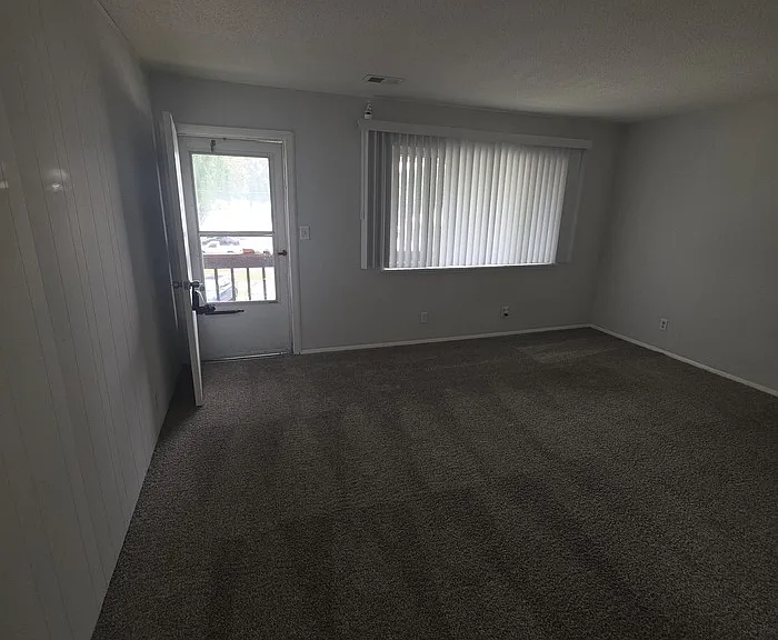 21 N Riley St #210 — Photo 3