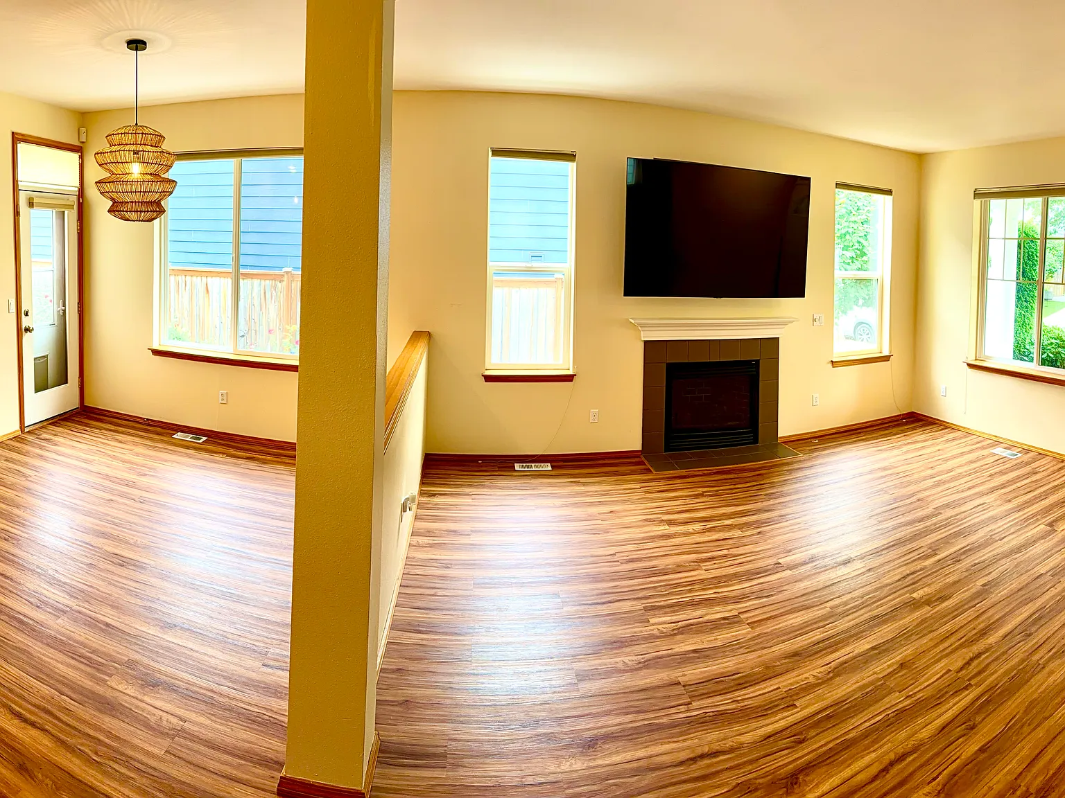 3 bed, 1820 sqft, $3,150 — Photo 3