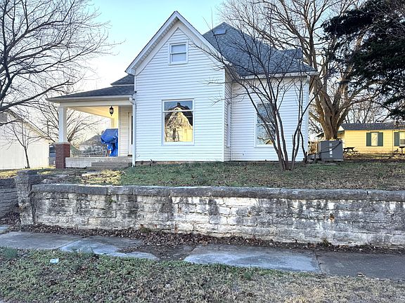 2nd image of 416 N Joplin Avenue