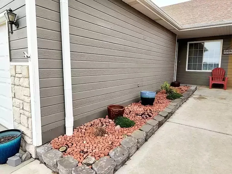 1301 Sierra Dr — Photo 17