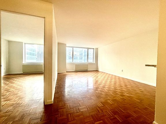 4th image of 350 W 43rd St APT 22D