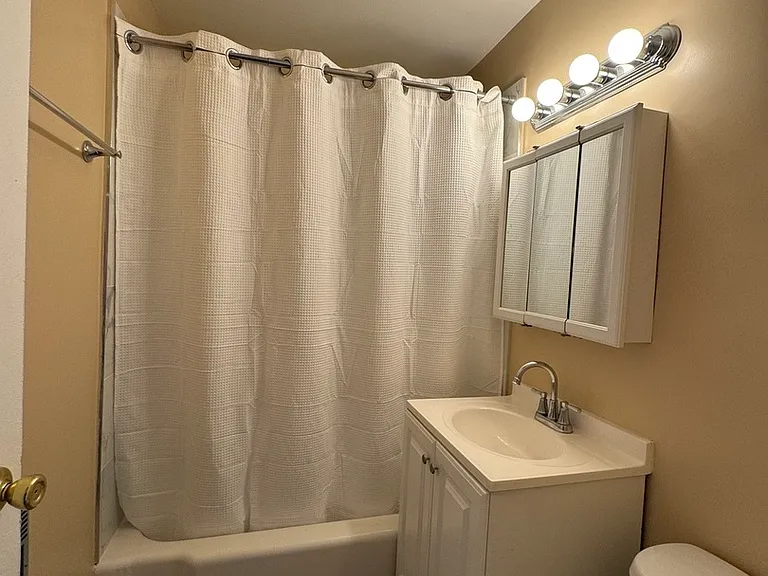 7337 S South Shore Dr #704 — Photo 6