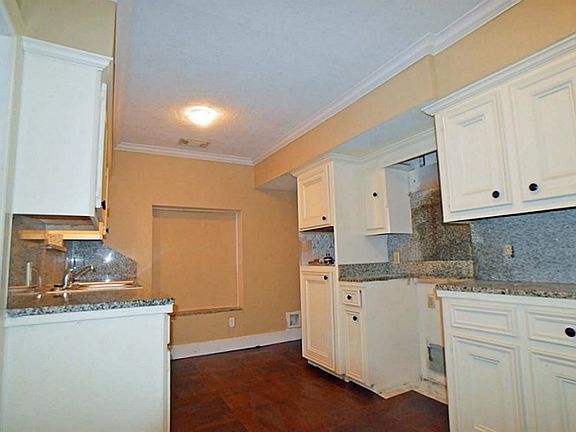 5th image of 7526 Japonica St