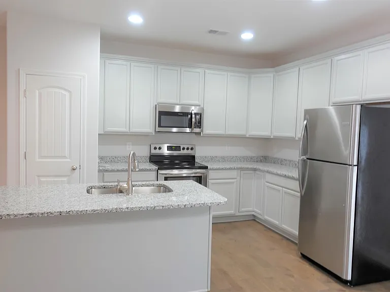 124 Creekland Way #1 — Photo 6