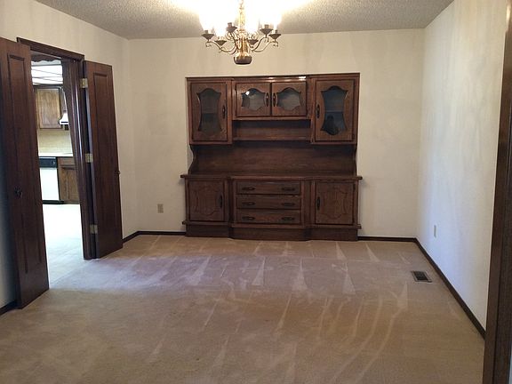 Formal dinning with Hutch 