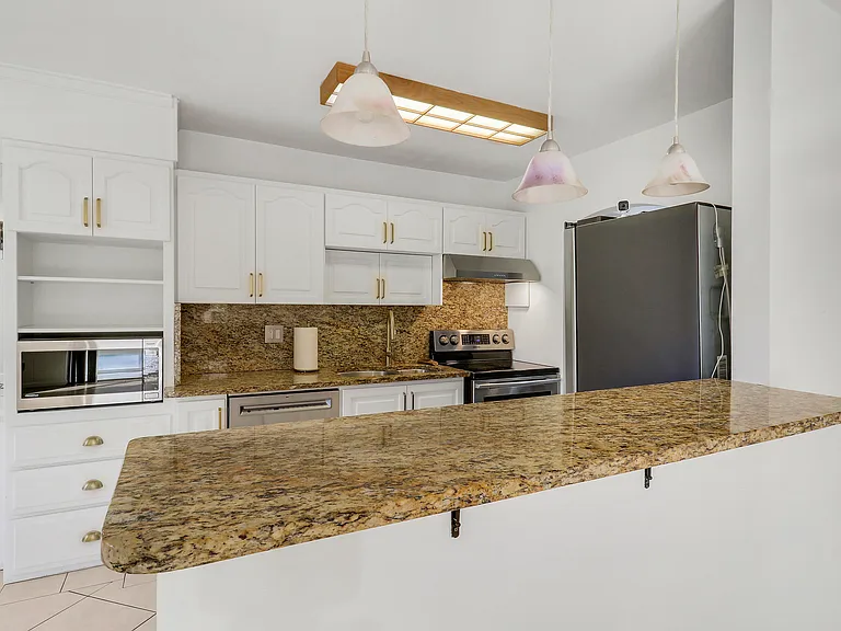 964 NW Spruce Ridge Dr #D1 — Photo 12