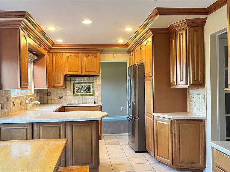 2852 Mayfair Dr — Photo 14